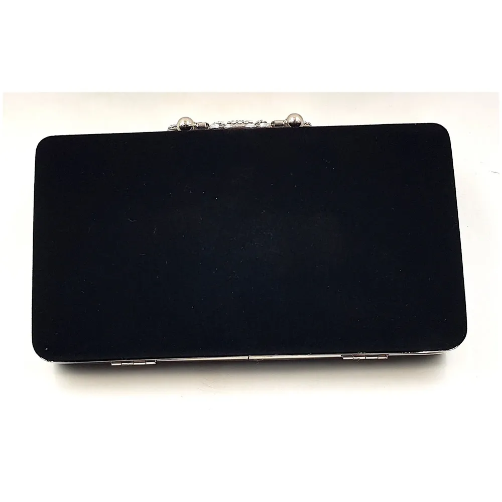 ELEGANT BLACK PREMIUM EVENING CLUTCH BAG WITH ADJUSTABLE SHOULDER CHAIN, SNAP CLOSURE & SMOOTH INNER SATIN